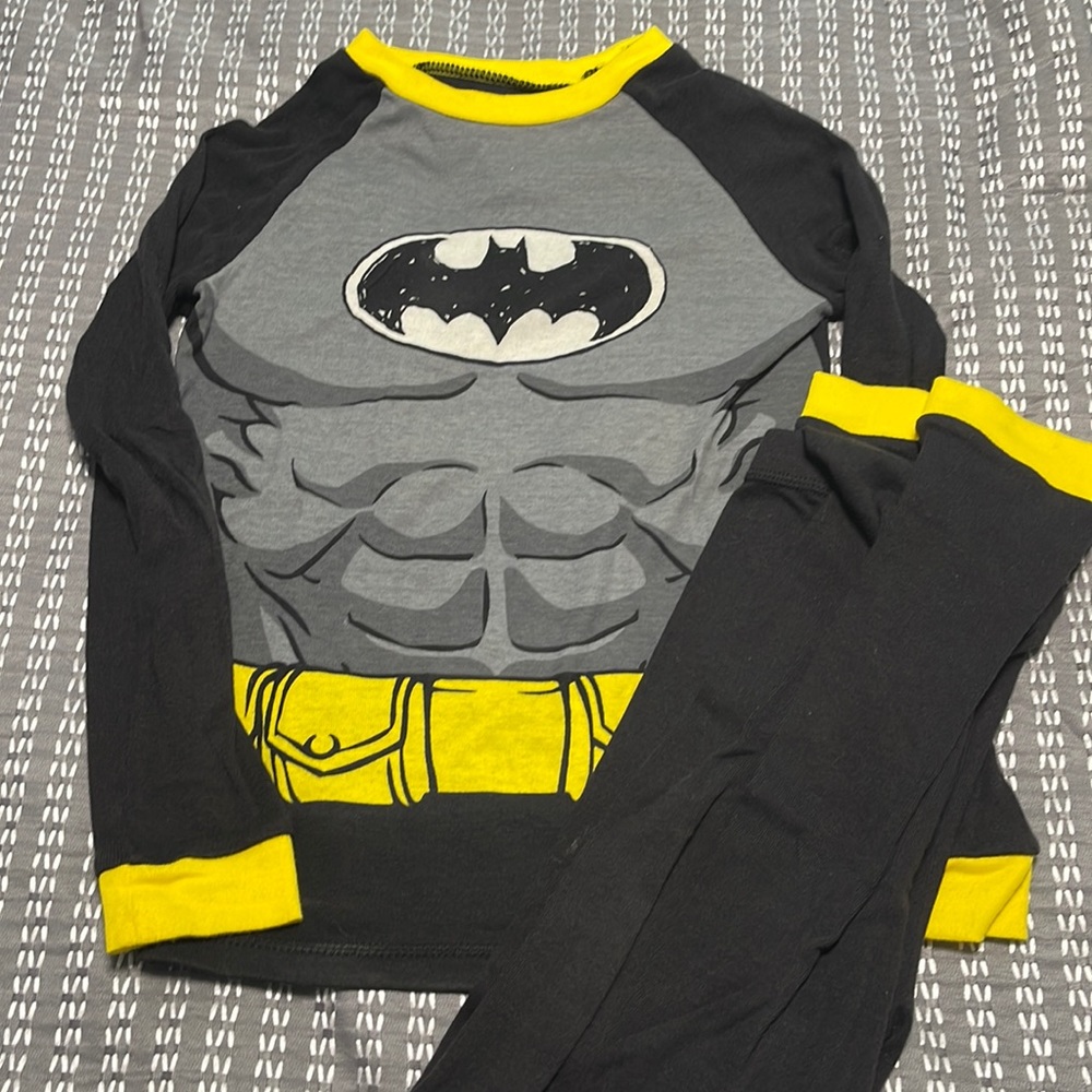 Batman pjs boys sz lg (10)